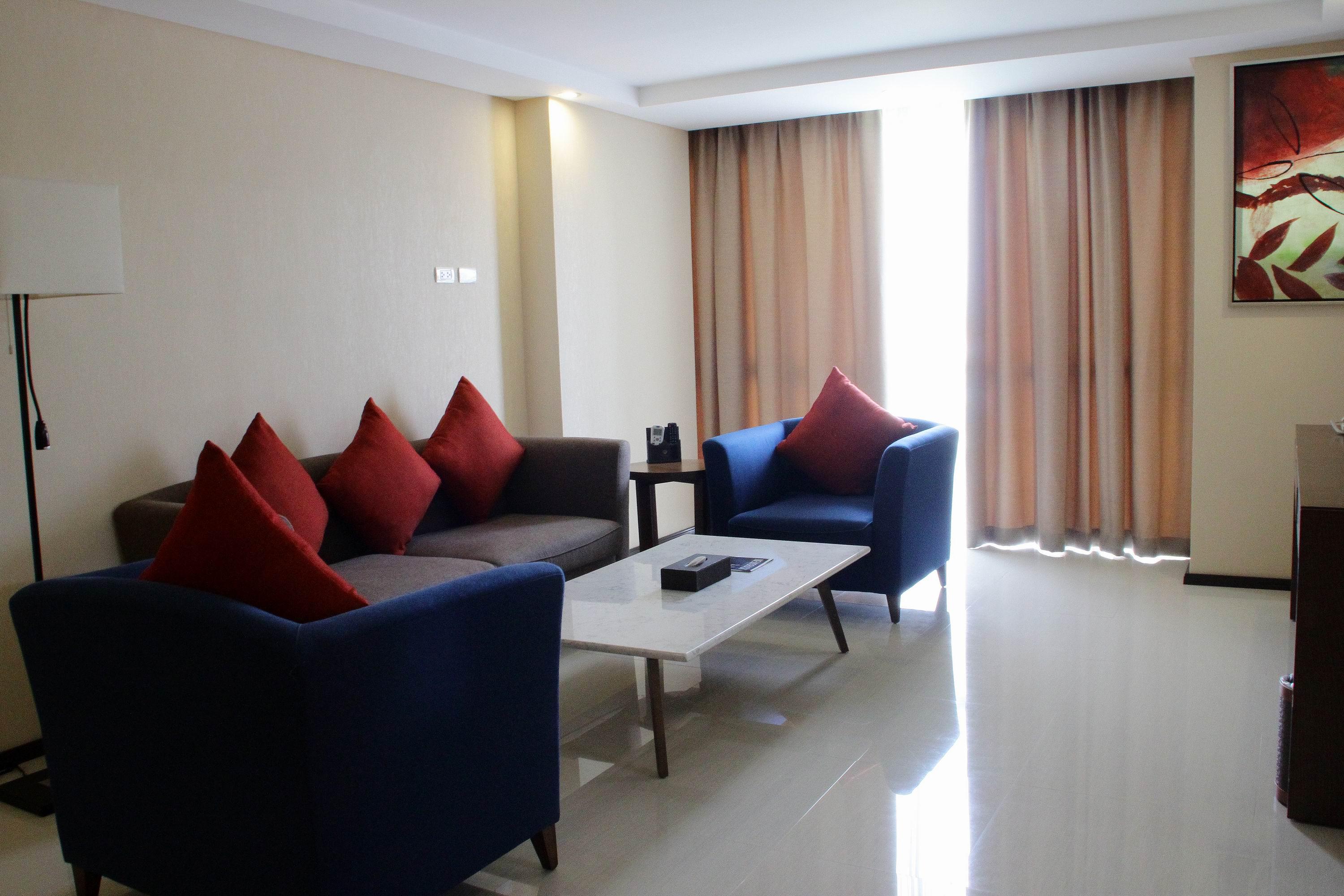 Golden Phoenix Hotel - Manila Pasay Exteriör bild