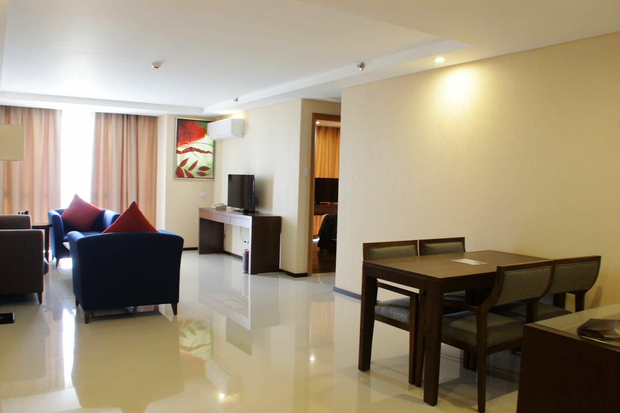 Golden Phoenix Hotel - Manila Pasay Exteriör bild