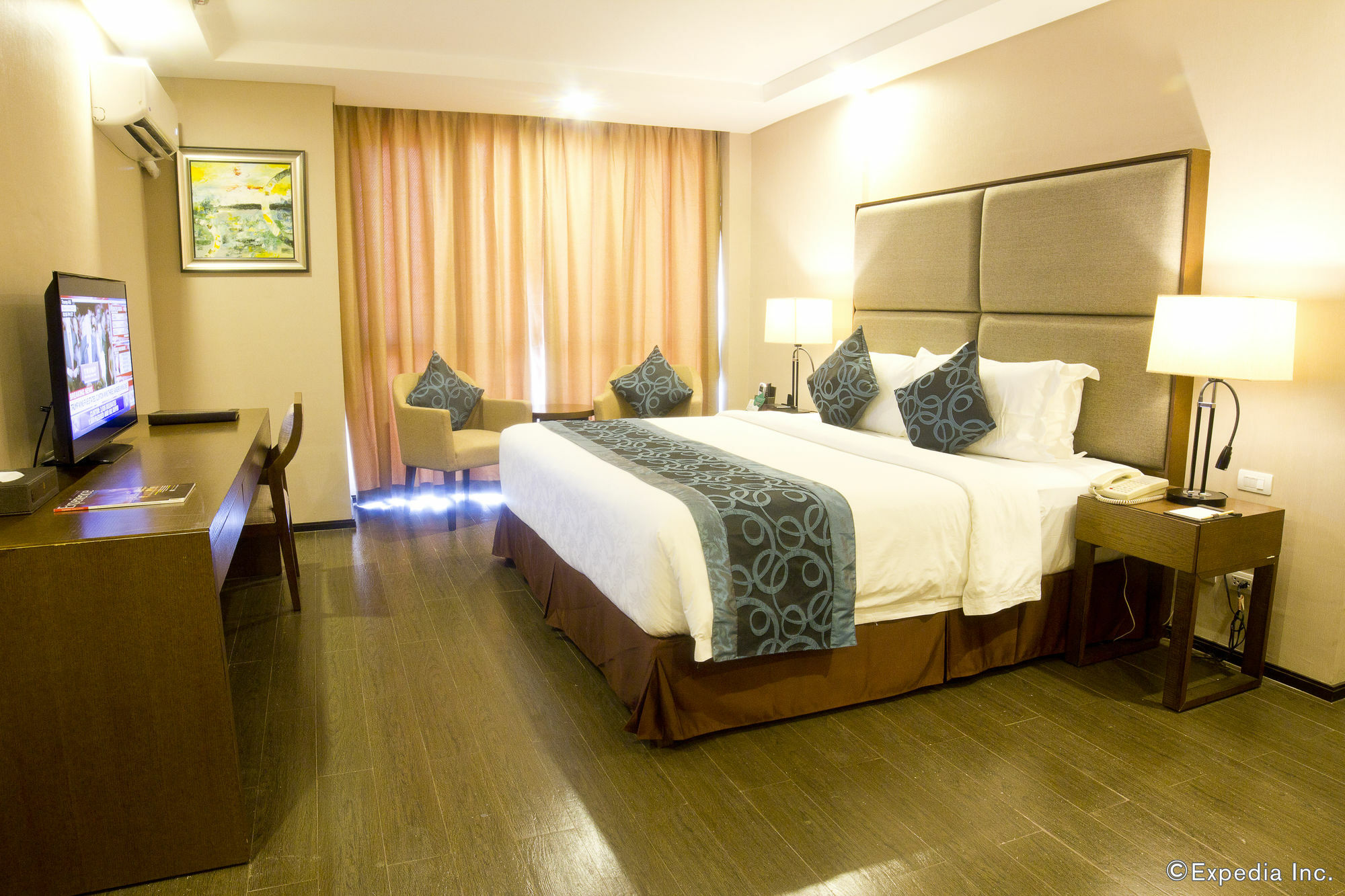 Golden Phoenix Hotel - Manila Pasay Exteriör bild